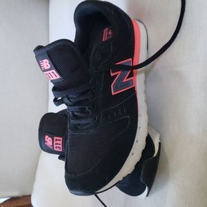 New Balance 8.5B Women's